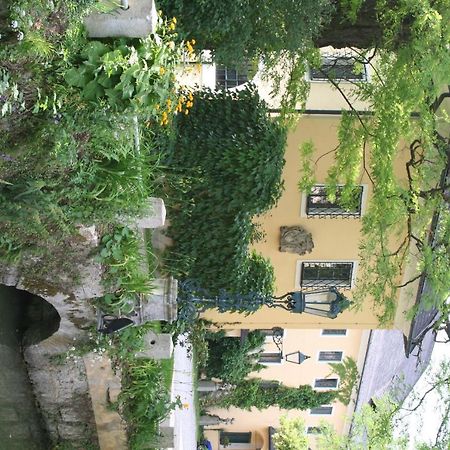 Gastehaus Schloss Bernau Hotel Fischlham Buitenkant foto