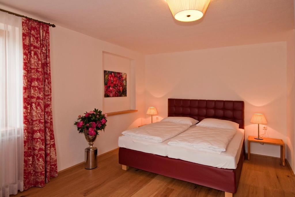 Gastehaus Schloss Bernau Hotel Fischlham Kamer foto